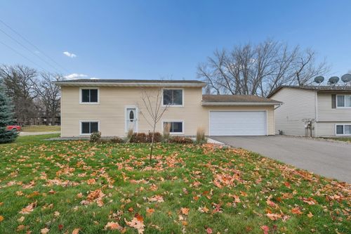 802 9th Ave Sw, Forest Lake, MN, 55025-1765 | Card Image