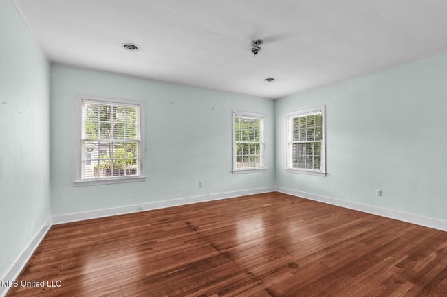 23-web-or-mls-3821 Montrose-22 | Image 18