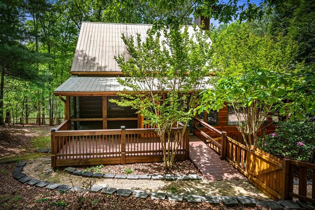 143 Kaely Dr, Home with 3 bedrooms, 3 bathrooms and null parking in Mineral Bluff GA | Image 74