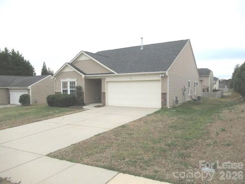 122 Anastasia Ln, Lincolnton, NC, 28092-6437 | Card Image