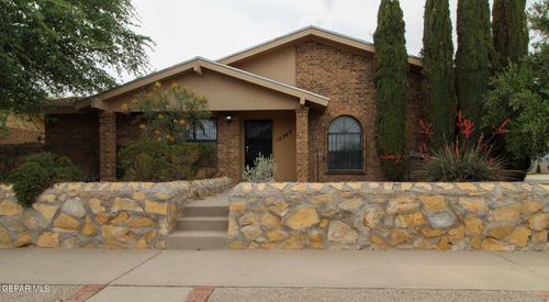 3205 Fierro Dr, El Paso, TX, 79935-1533 | Card Image