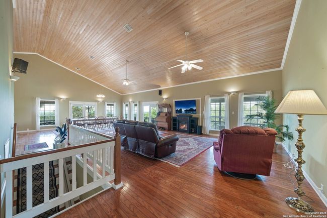 388 Oak Trl, House other with 3 bedrooms, 5 bathrooms and null parking in Pipe Creek TX | Image 11
