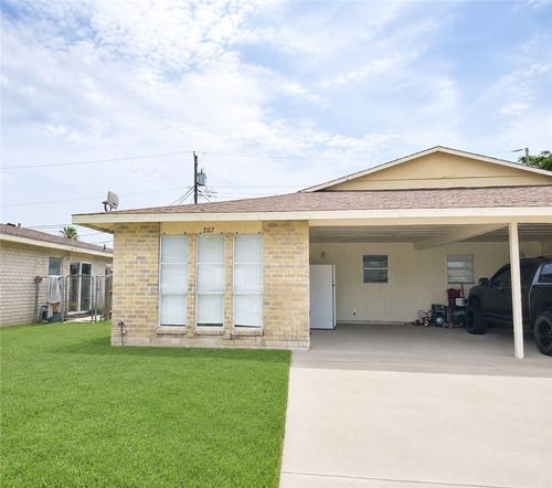 2117 Zephyr Cir, Ingleside, TX, 78362-6226 | Card Image