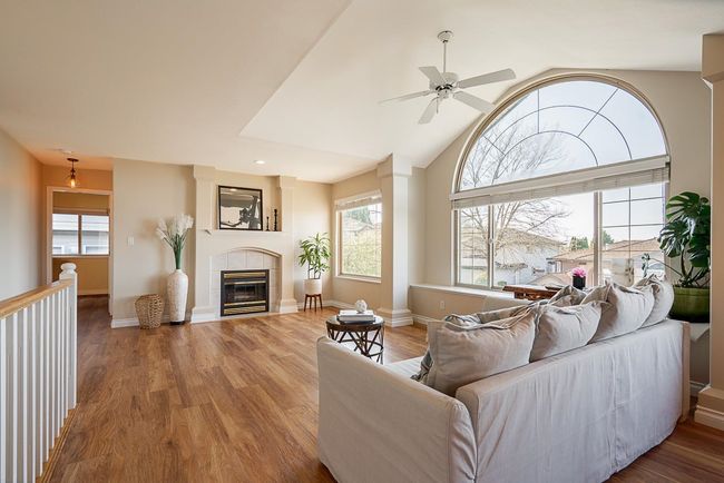 23819 Zeron Ave, House other with 6 bedrooms, 3 bathrooms and 4 parking in Maple Ridge BC | Image 5