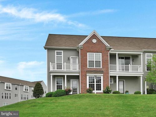 615 Darby Ct, HUMMELSTOWN, PA, 17036-7202 | Card Image