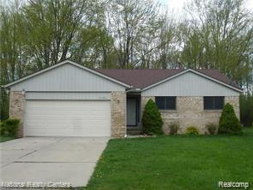 23001 Watt Dr, Farmington Hills, MI, 48336-3757 | Card Image