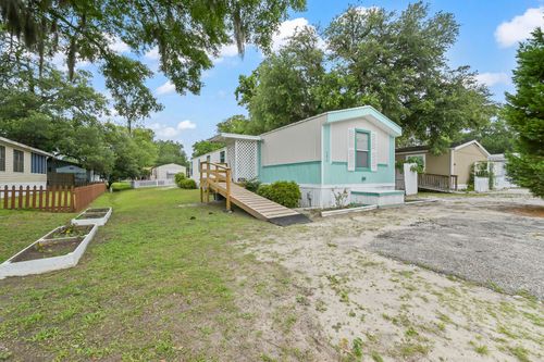 136 Crooked Island Cir, Murrells Inlet, SC, 29576-5746 | Card Image