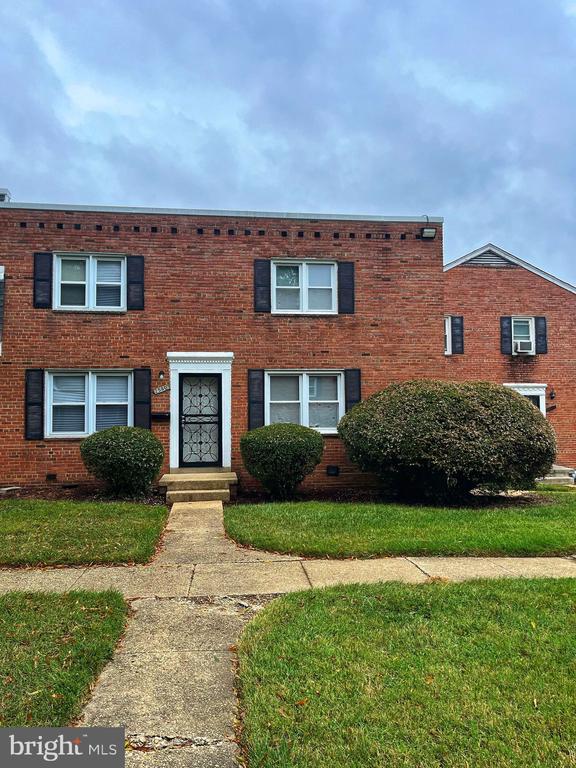 Iverson St, Temple Hills, MD 20748