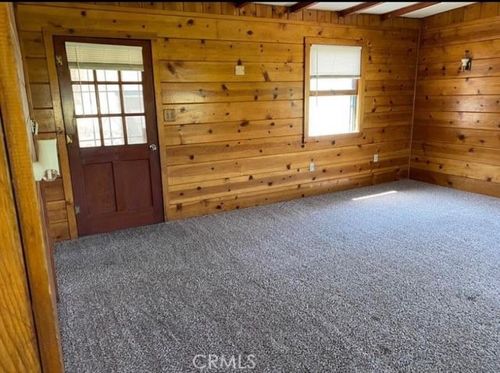 581 E Menlo, Hemet, CA, 92543 | Card Image