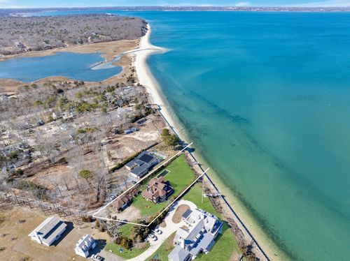 140 Newtown Rd, Hampton Bays, NY, 11946-1402 | Card Image