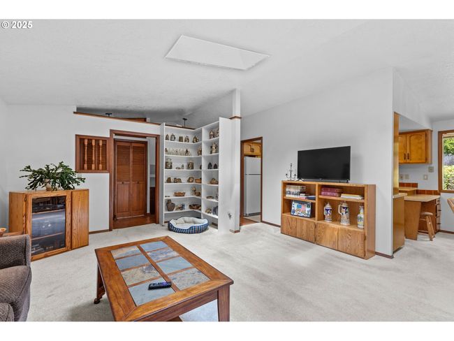 Living Room | Image 7