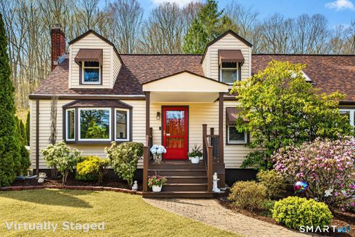 146 Village St, Northford, CT, 06472-1403 | Card Image