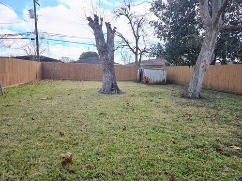 106 N Texas St, Texas City, TX, 77591-3770 | Card Image