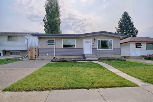 32 Lemoyne Cres W, Lethbridge, AB, T1K4A5 | Card Image
