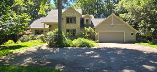 913 W Wellington Court, Norton Shores, MI, 49441 | Card Image