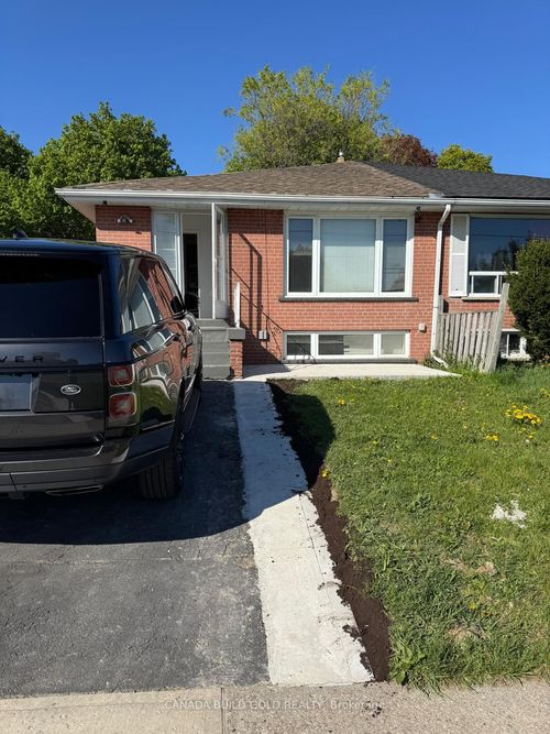 43 Aloma Cres, Brampton, ON, L6T2N8 | Card Image