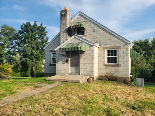 2634 Chambers St, Lower Burrell, PA, 15068 | Card Image