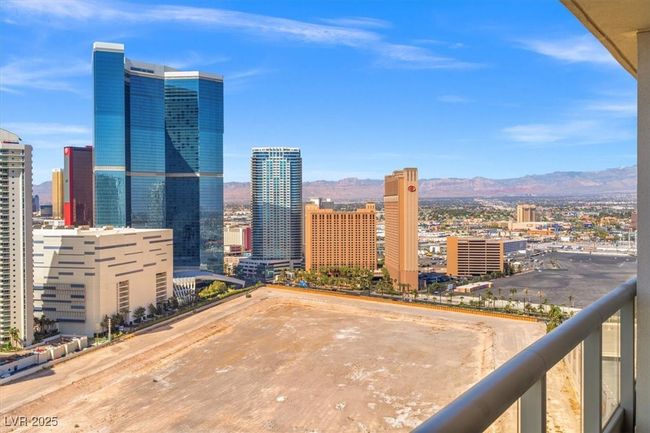 UNIT-3005 - 222 Karen Ave, Home with 1 bedrooms, 2 bathrooms and 1 parking in Las Vegas NV | Image 31