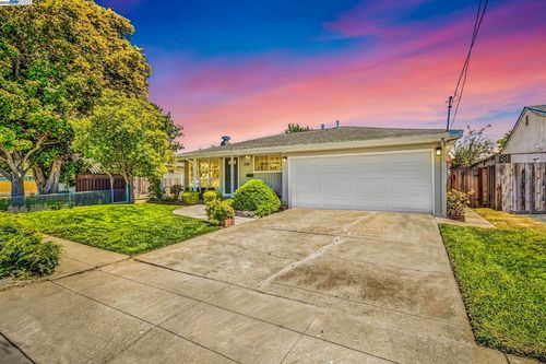 4708 Portola Dr, Fremont, CA, 94536-5566 | Card Image