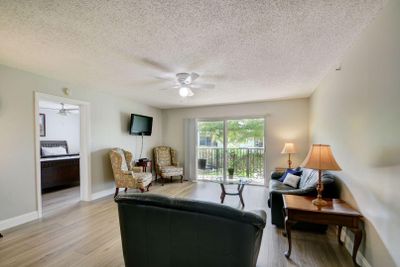 304 - 300 Crestwood Court N, Condo with 2 bedrooms, 2 bathrooms and null parking in Royal Palm Beach FL | Image 2