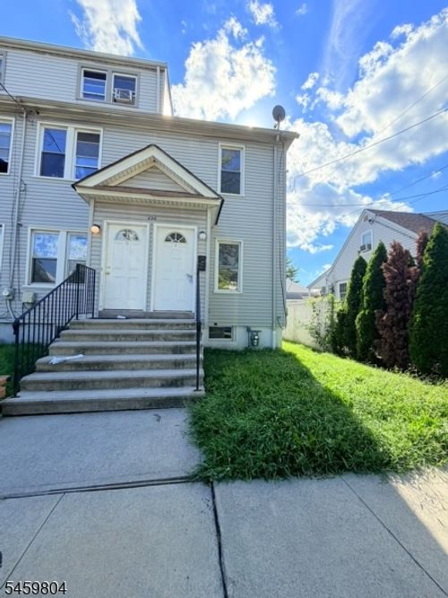 2rr-696 Worth Ave, Linden, NJ, 07036-1250 | Card Image