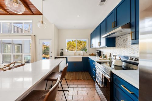 42 La Buena Vista Dr, Wimberley, TX, 78676-3630 | Card Image