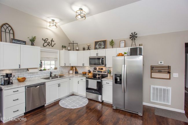 221 Kaysprings Cir, House other with 3 bedrooms, 2 bathrooms and null parking in Jacksboro TN | Image 9