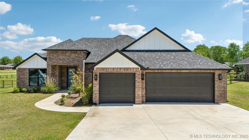 717 N 24th St, Collinsville, OK, 74021-4194 | Card Image