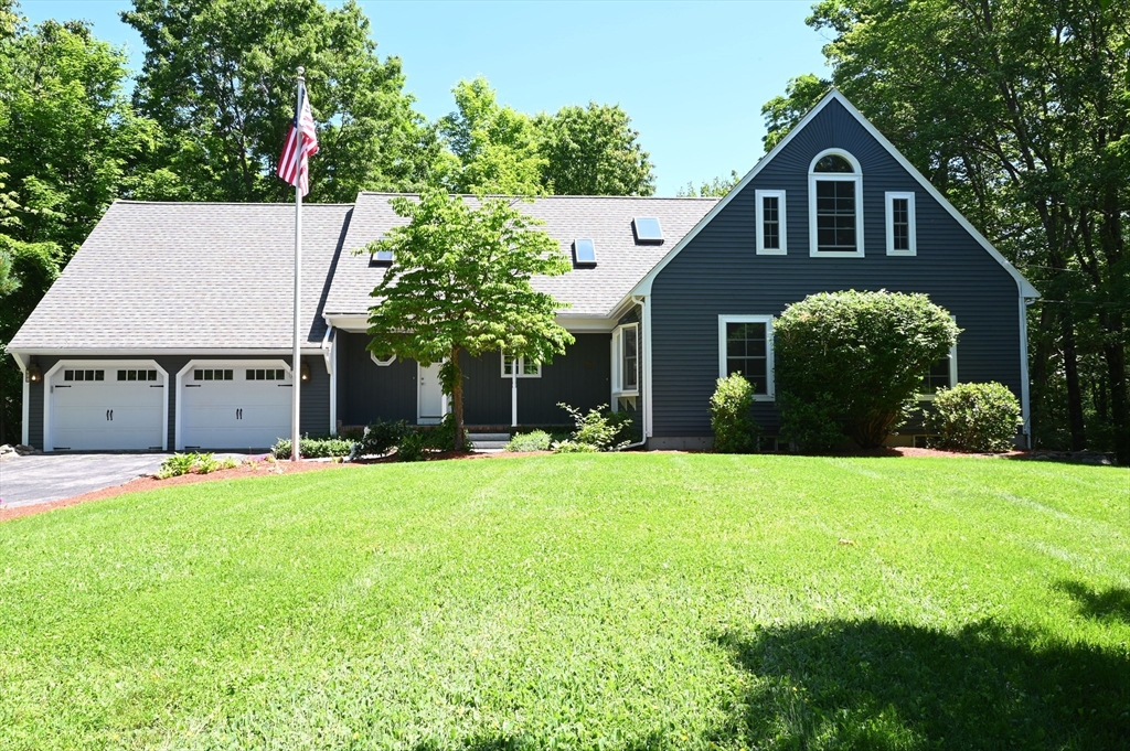 Fieldstone Dr, Hampstead, NH 03841
