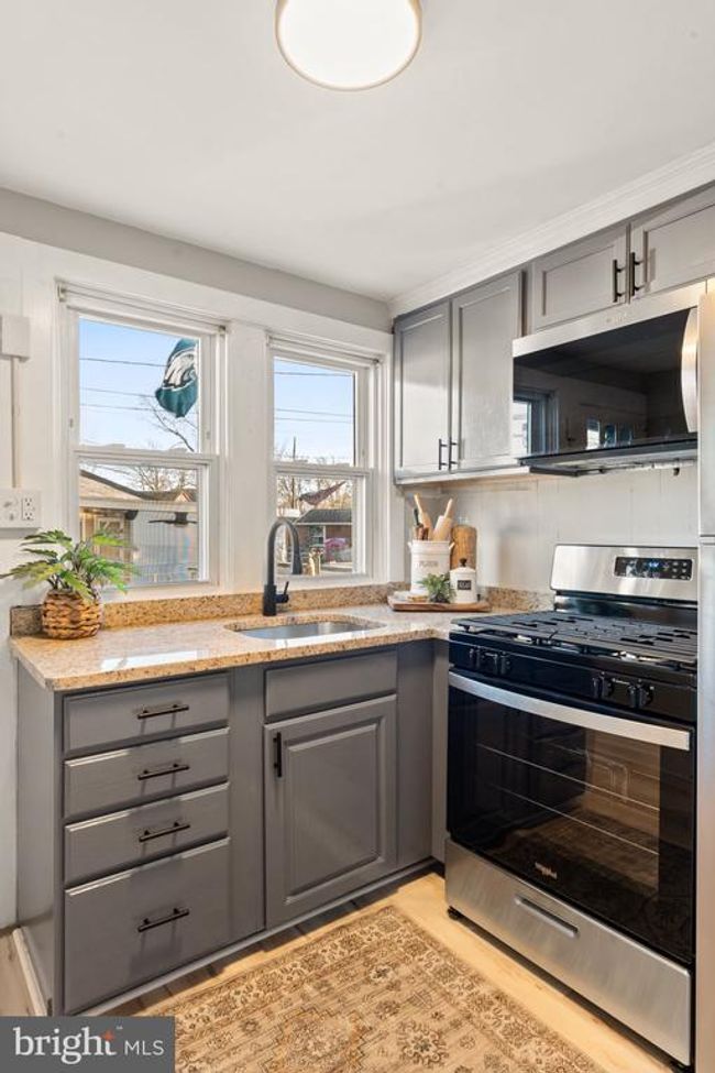 564 Saude Ave, Townhouse with 2 bedrooms, 1 bathrooms and null parking in ESSINGTON PA | Image 15