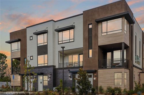 9 Bigsby Dr, Stanton, CA, 90680-4919 | Card Image