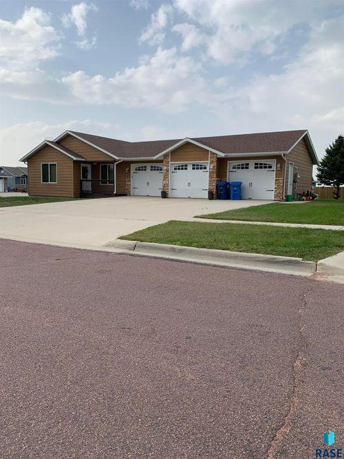 408 W 14th St, Dell Rapids, SD, 57022-1603 | Card Image