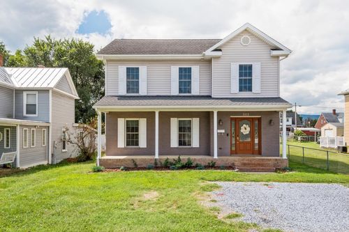 303 Jackson Ave, ELKTON, VA, 22827-1421 | Card Image