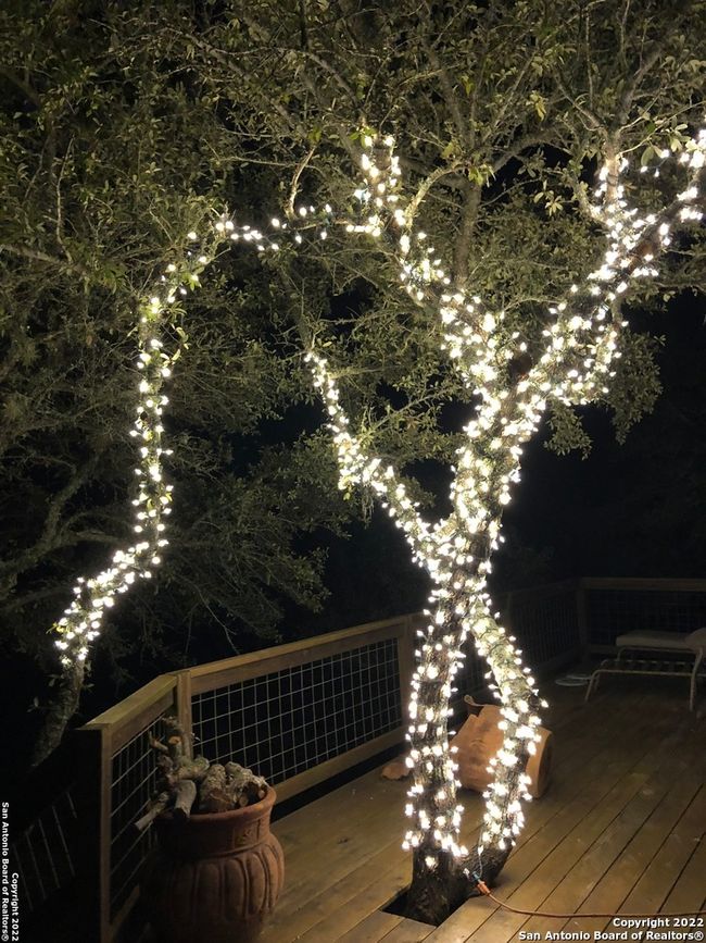 208 Scenic Mountain Dr, House other with 2 bedrooms, 3 bathrooms and null parking in Lakehills TX | Image 64