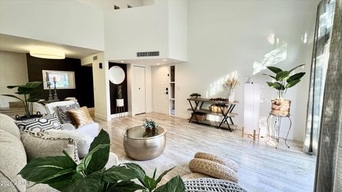 3855 N Paseo De Las Canchas, Tucson, AZ, 85716-1082 | Card Image