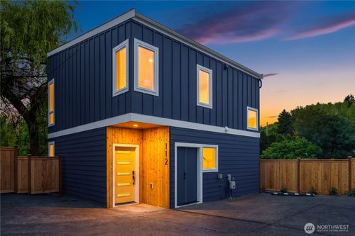 112 29th Ave E, Seattle, WA, 98112-4802 | Card Image