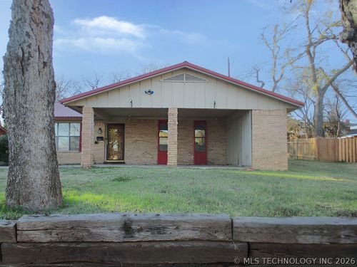 319 B St Sw, Ardmore, OK, 73401-4918 | Card Image