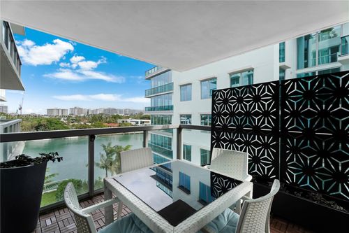607-9261 E Bay Harbor Dr, Bay Harbor Islands, FL, 33154-2794 | Card Image