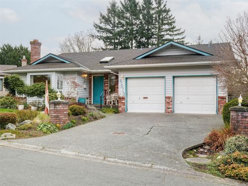 4010 Hollyridge Pl, Saanich, BC, V8N5Z8 | Card Image