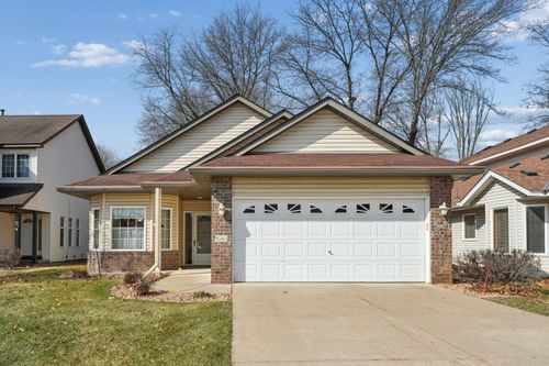 8040 Benjamin St Ne, Spring Lake Park, MN, 55432-2194 | Card Image