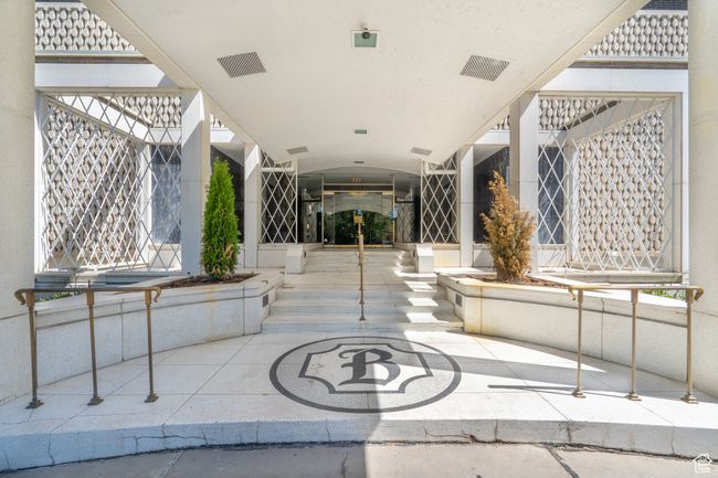 APT-9J - 777 E South Temple, Condo with 2 bedrooms, 2 bathrooms and 3 parking in Salt Lake City UT | Image 25