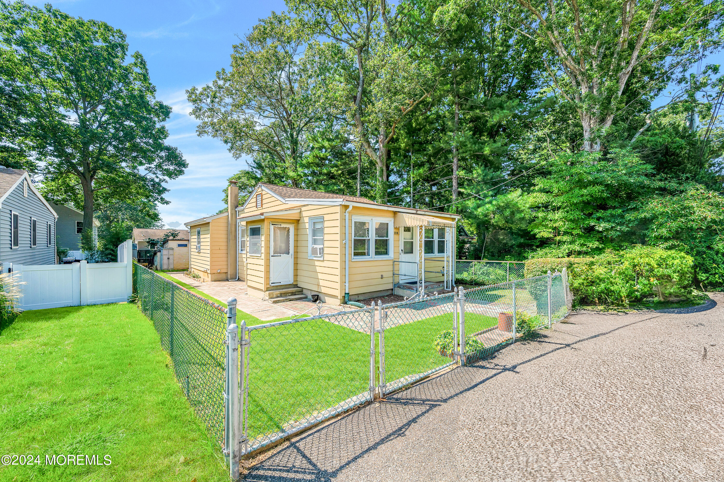 Morris Blvd, Toms River, NJ 08753
