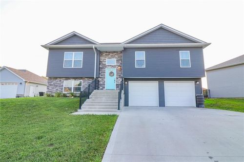 1014 Golden Eagle Cir, Holden, MO, 64040-1180 | Card Image