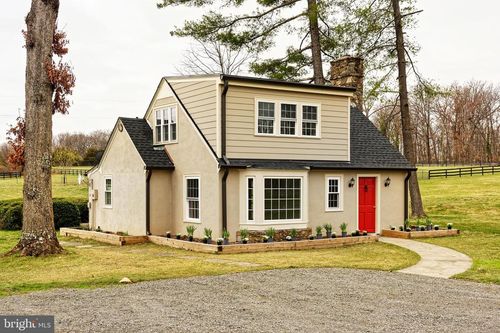 2083 Atoka Rd, MARSHALL, VA, 20115-3510 | Card Image