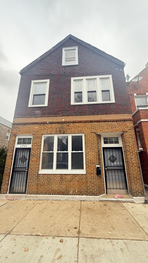 2942 W Pershing Rd, Chicago, IL, 60632-1726 | Card Image