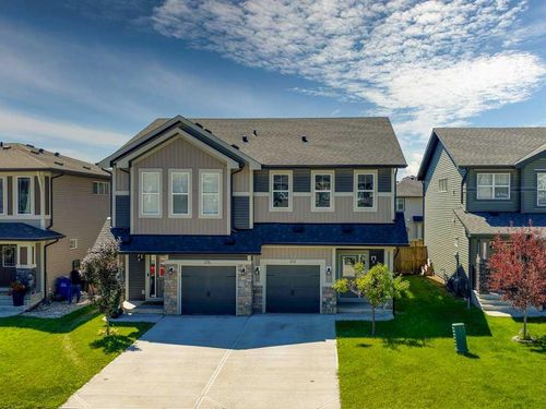 213 Clydesdale Avenue, Cochrane, AB, T4C2R1 | Card Image