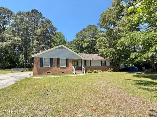 124 Martin Sasser Dr, Rocky Mount, NC, 27801-9402 | Card Image