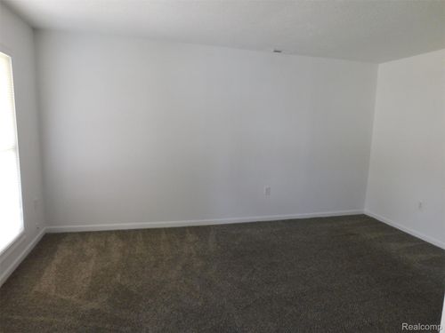 20480 Nicke St, Clinton Township, MI, 48035-4053 | Card Image