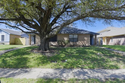 1433 N Bluegrove Rd, Lancaster, TX, 75134-2937 | Card Image