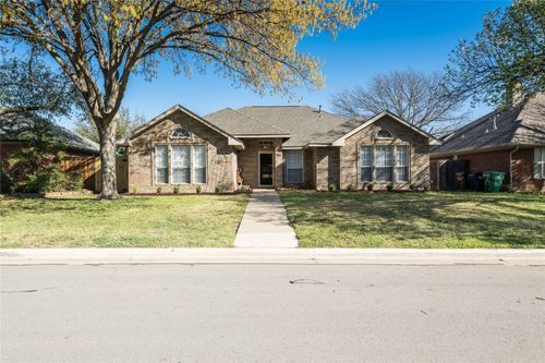 313 Pear Tree Place, Denton, TX, 76207 | Card Image